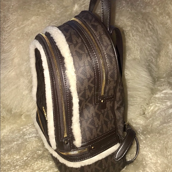 Michael Kors  brown/ black backpack with trim fur - Picture 3 of 8